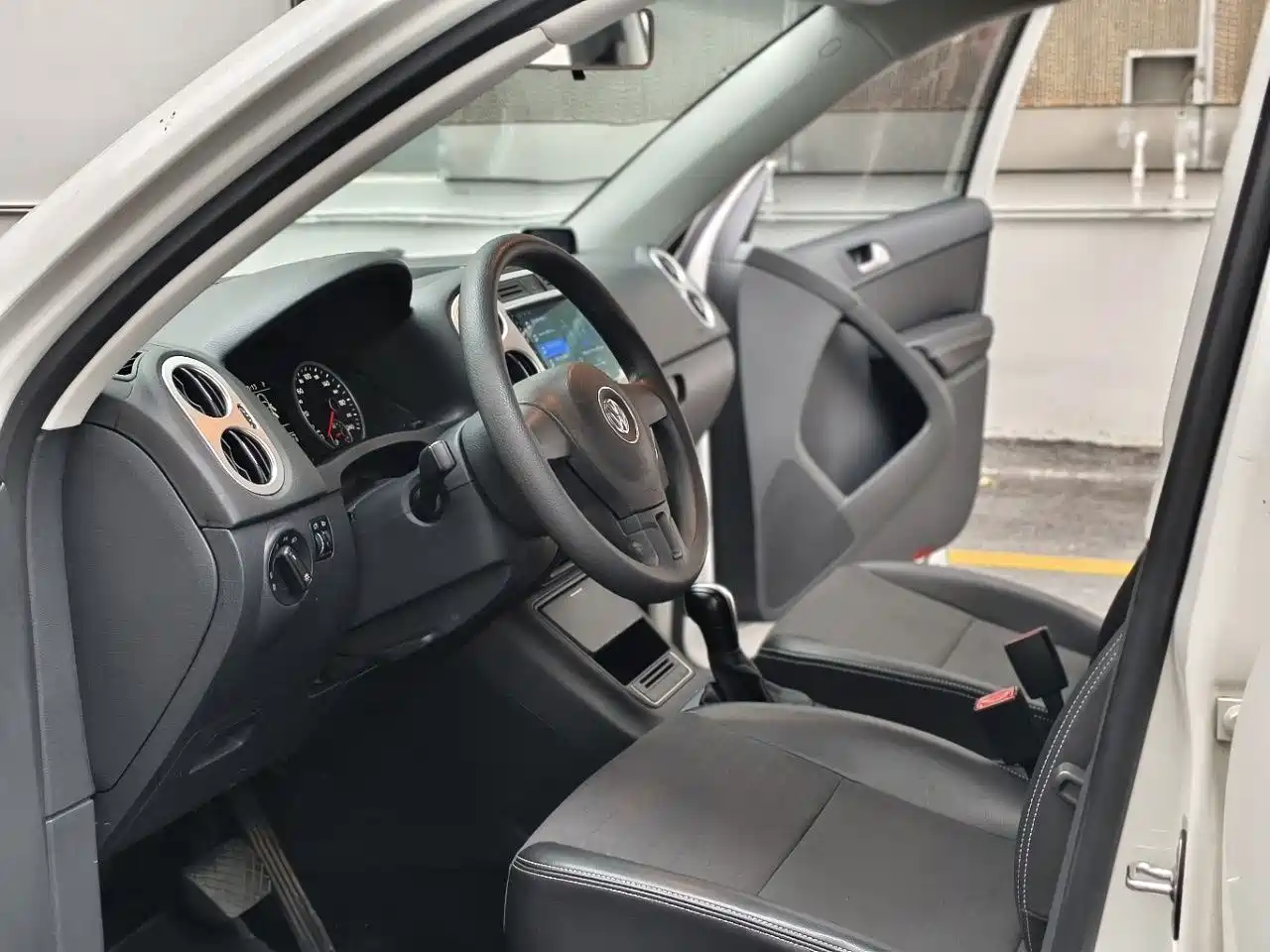Volkswagen Tiguan 2016 Model 300TSI Automatic 2WD Trend Edition фото 4