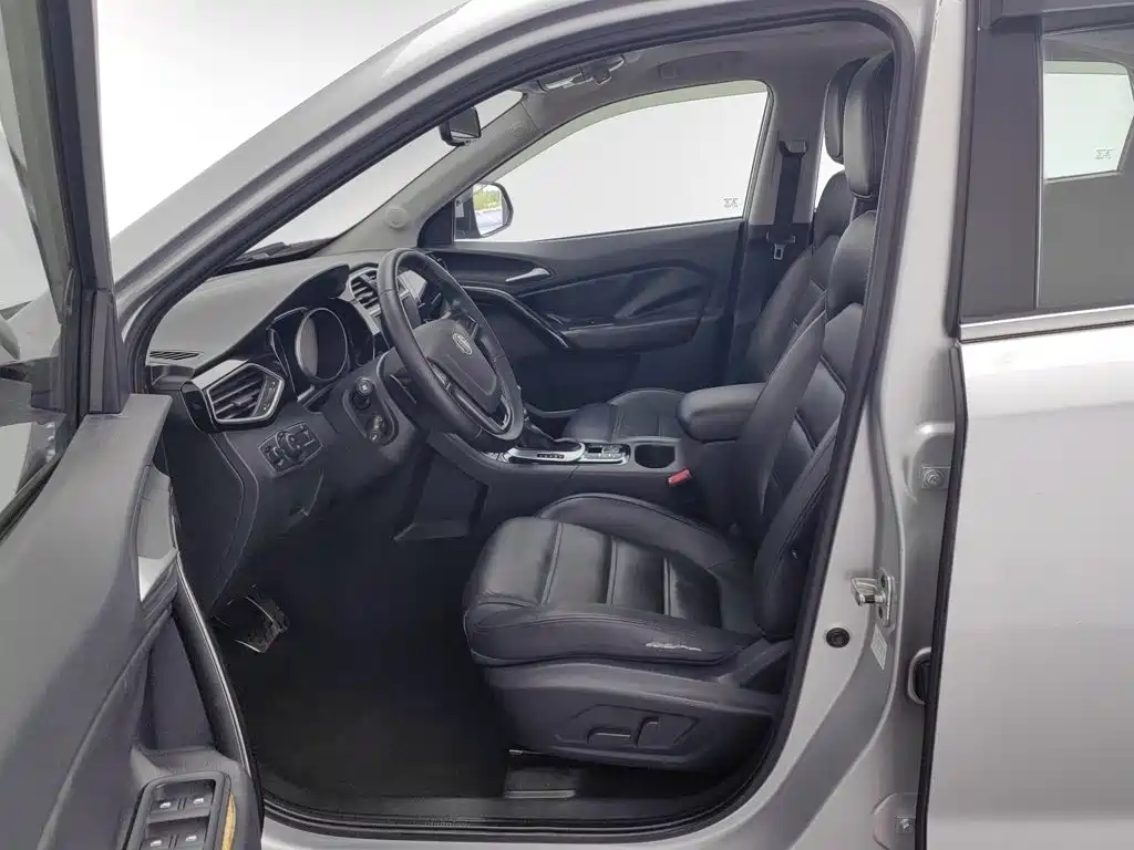 MG Roewe RX5 2015 2015 2.0TGI TST 4WD Flagship Edition
