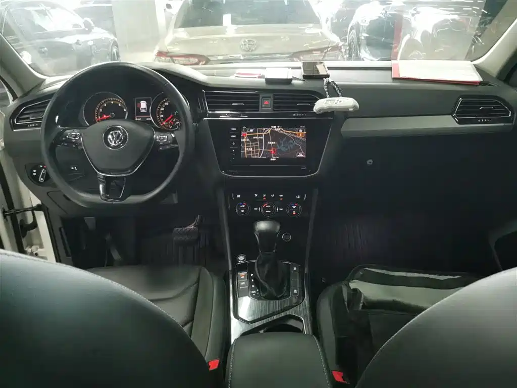 Volkswagen Tiguan L 2019 Facelift 330TSI Auto 2WD Panorama Comfort China VI фото 10