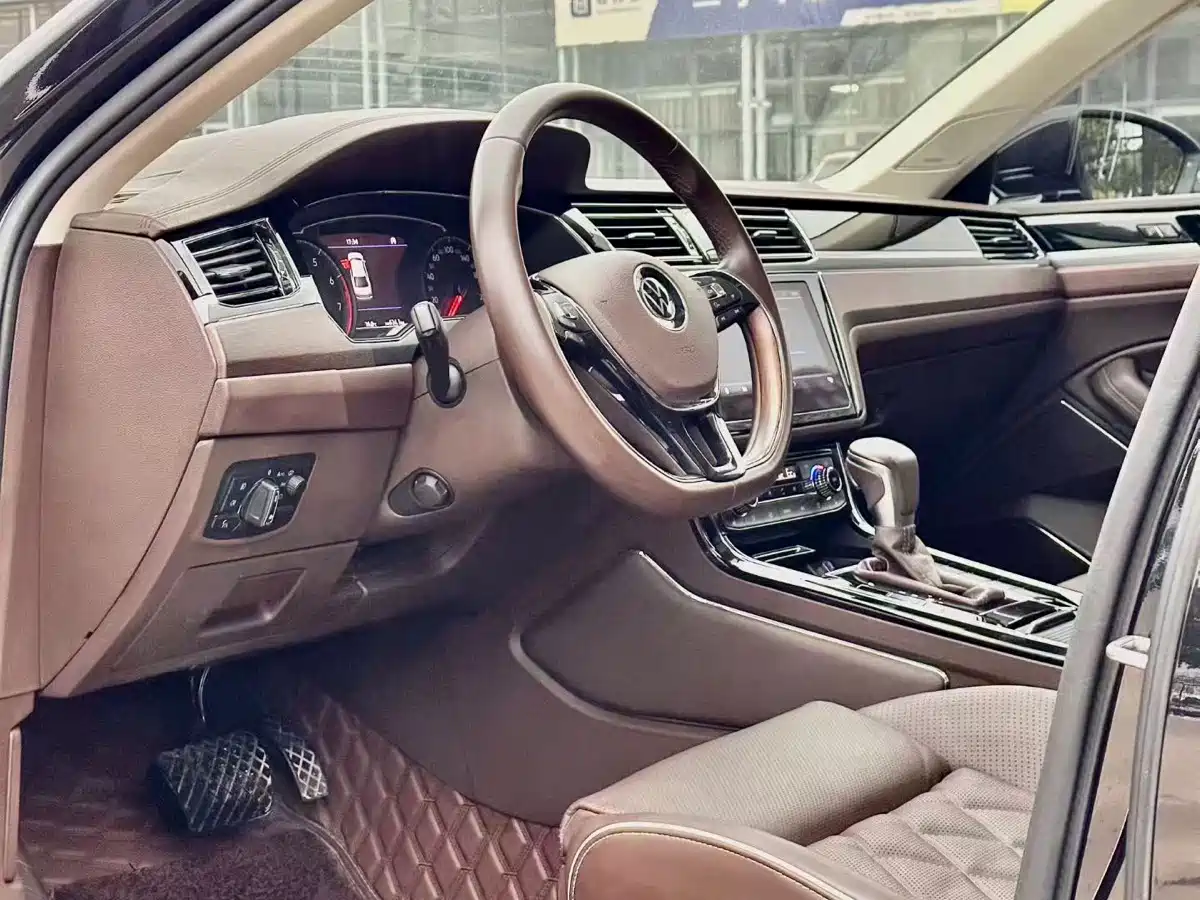 Volkswagen Phideon 2021 380TSI Premium Edition фото 4