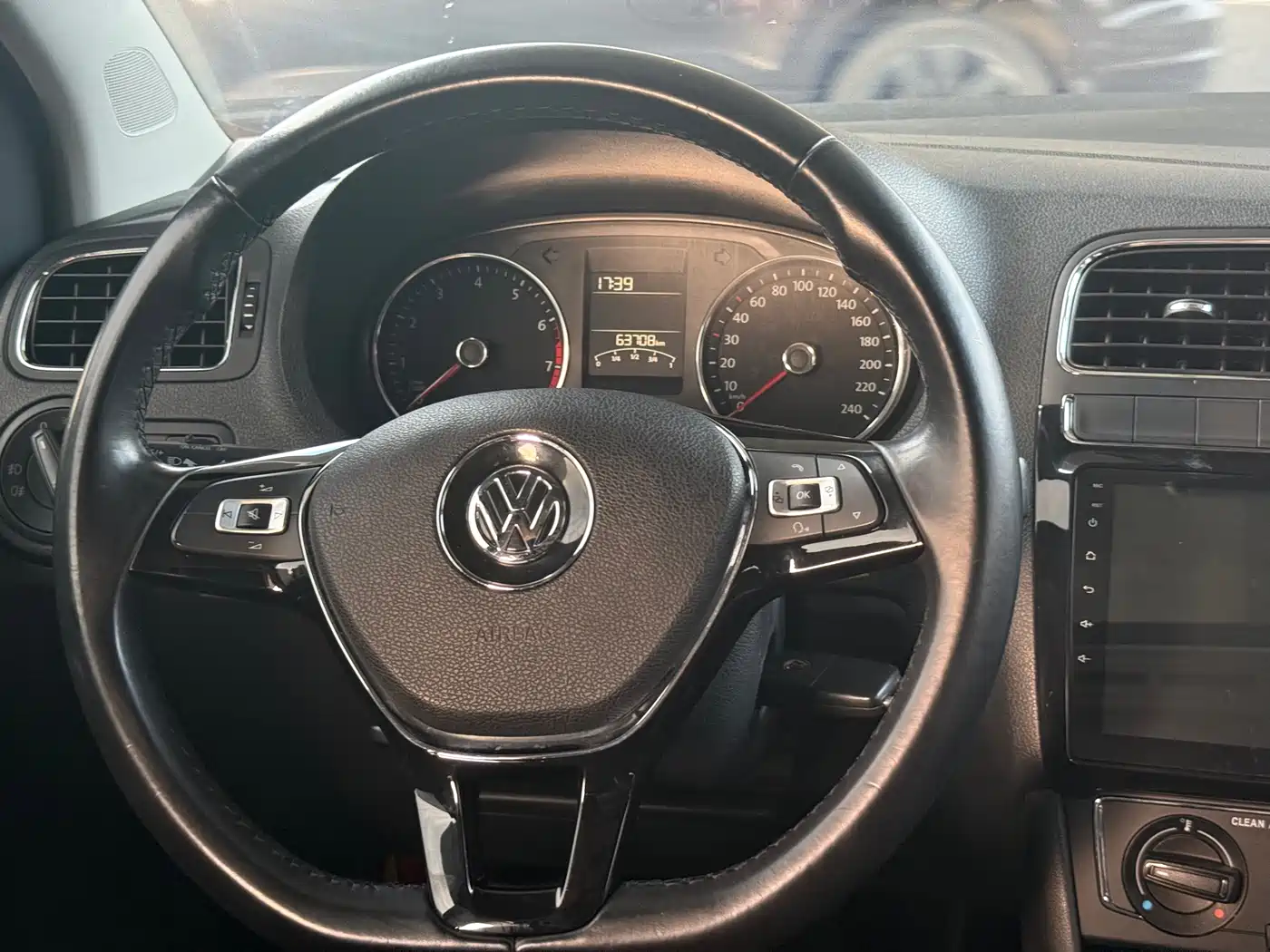 Volkswagen Polo 2016 1.6L Automatic Comfort фото 11