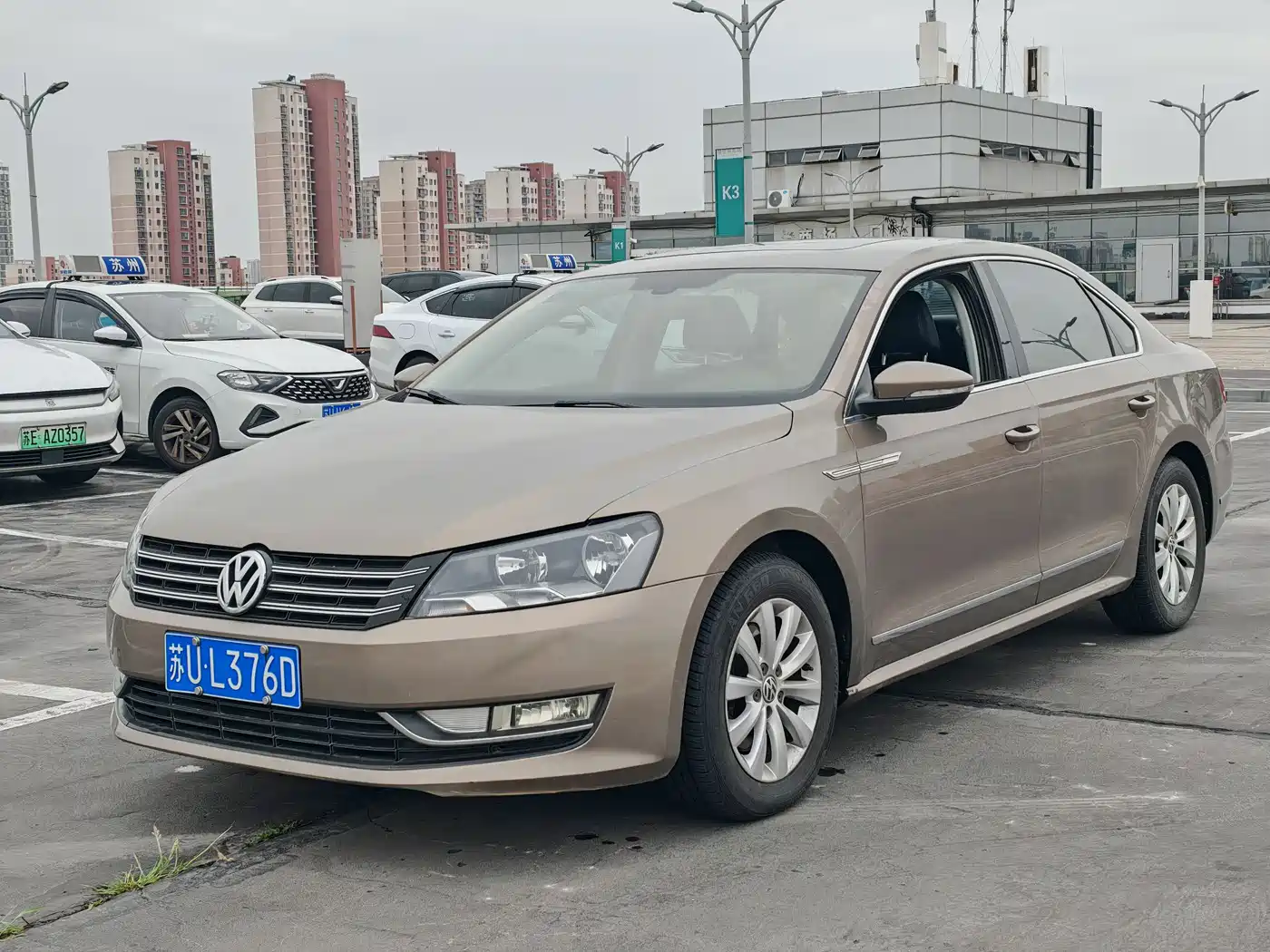 Volkswagen Passat 2014 1.8TSI DSG Luxury Edition фото 2