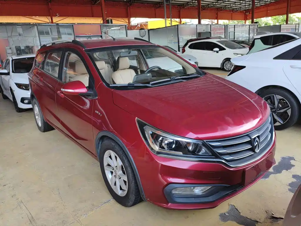 Baojun 310W 2018 2017 1.5L Manual Fashion Edition (China V)