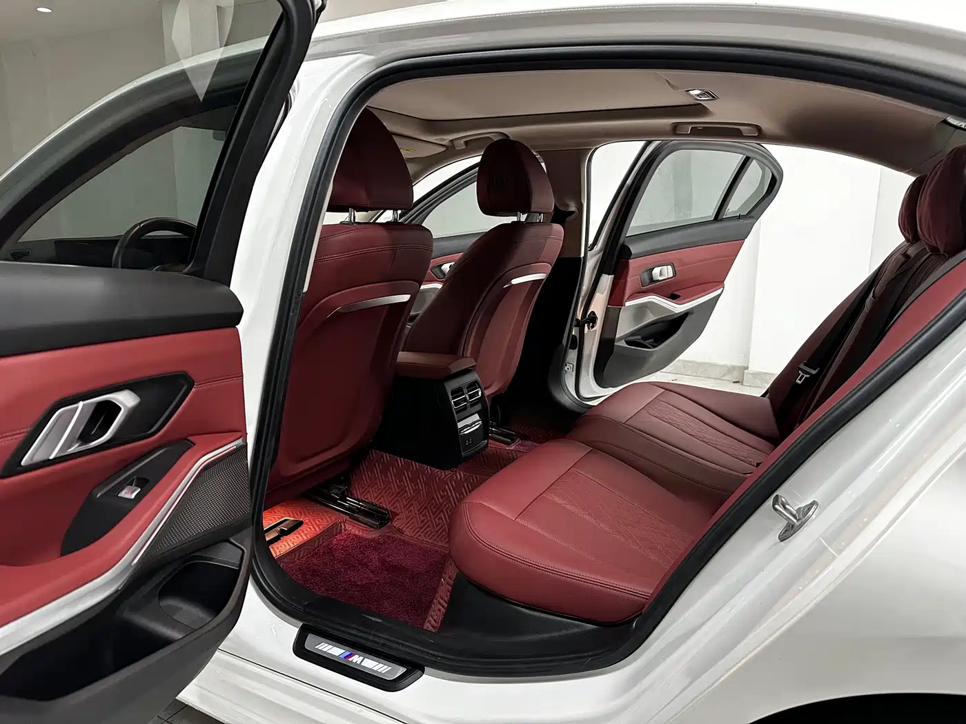 BMW 3 Series 2023 325Li M Sport Package фото 8