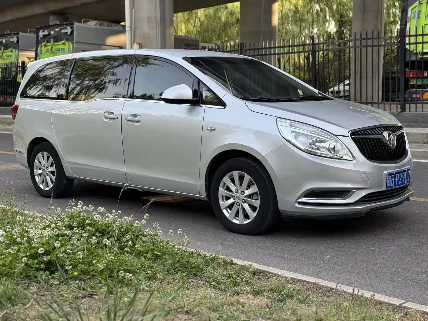 Buick GL8 2017 25S Comfort China V фото 2