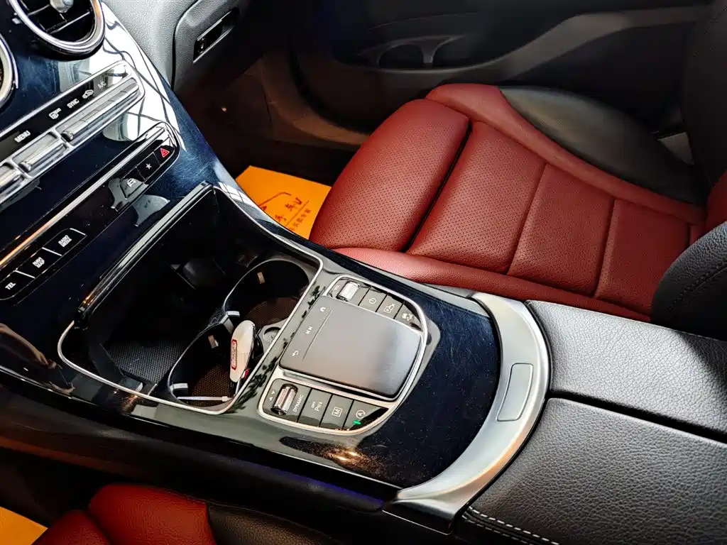 Mercedes-Benz GLC Coupe 2020 GLC 260 4MATIC Coupe SUV фото 16