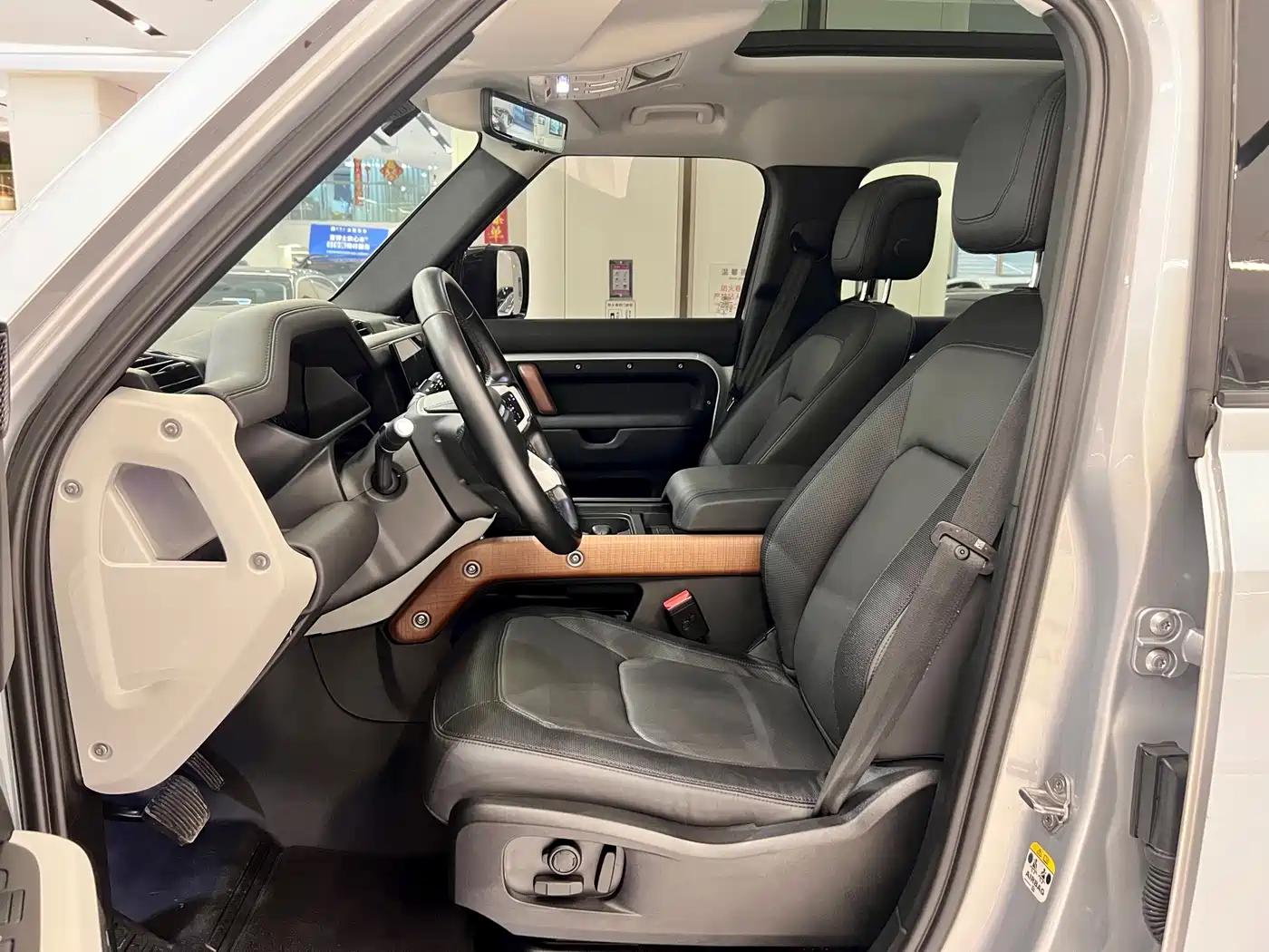 Land Rover Defender 2022 110 P400 X-DYNAMIC HSE фото 3
