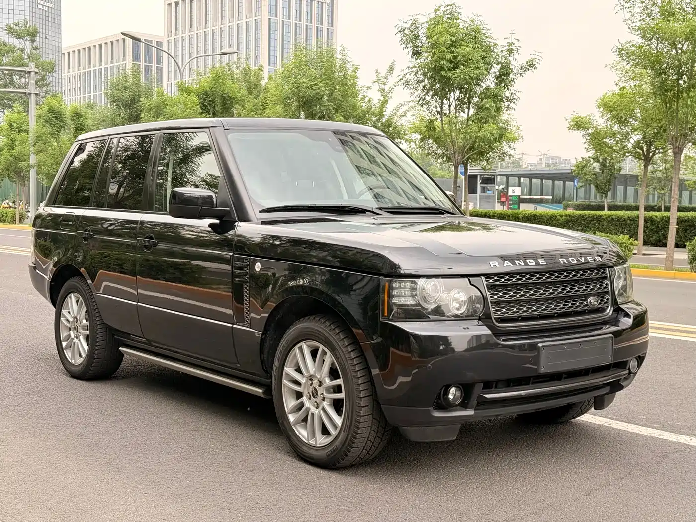 Land Rover Range Rover 2012 5.0 NA V8 фото 3