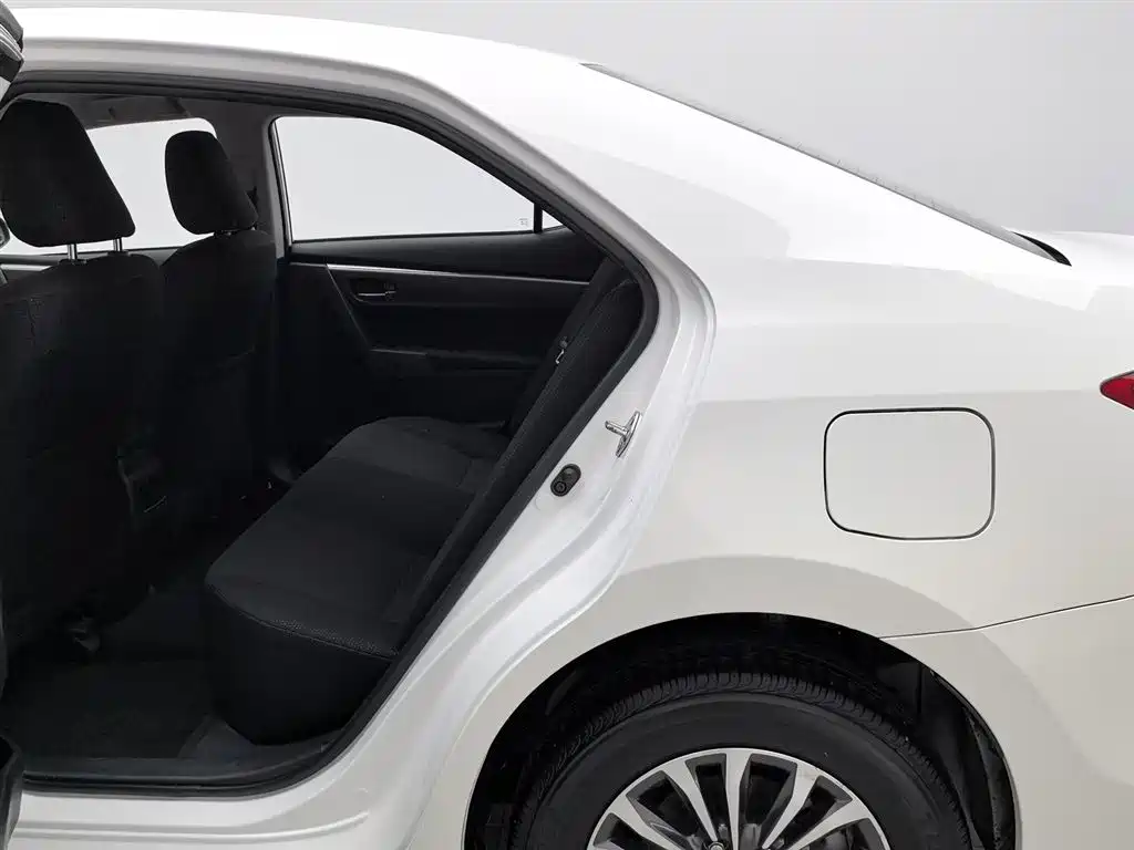 Toyota Corolla 2018 1.2T S-CVT GL Smart Edition фото 15