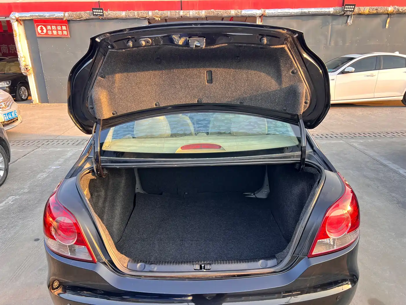 Volkswagen Lavida 2013 Classic 1.6L Manual Style Edition фото 20