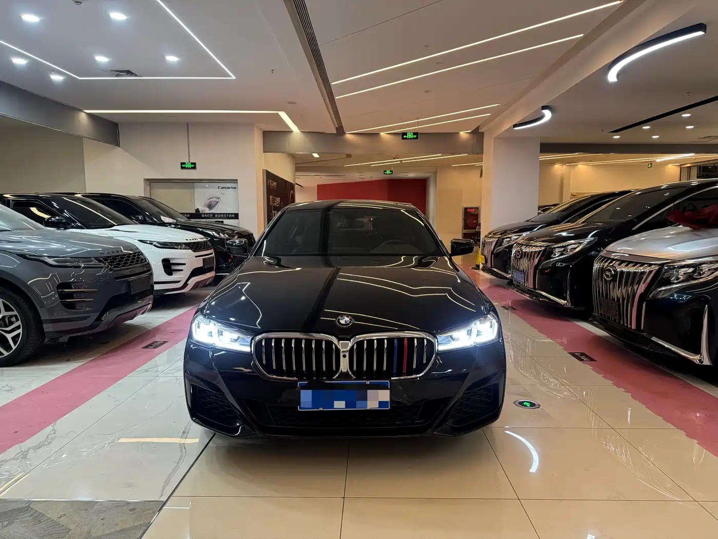 BMW 5 Series 2018 525Li Luxury Package фото 2
