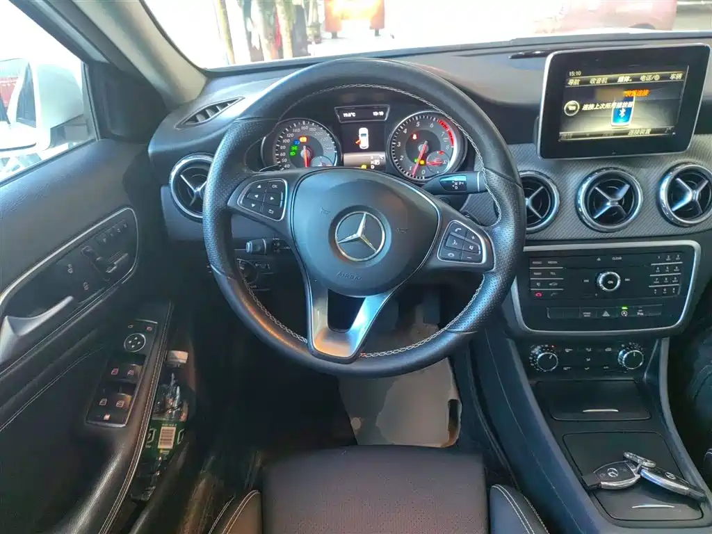 Mercedes-Benz GLA 2016 GLA 200 Dynamic фото 8