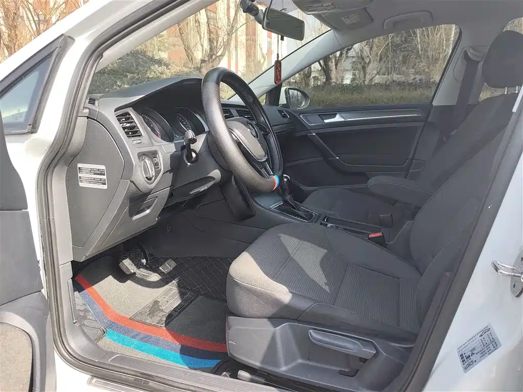 Volkswagen Golf 2016 230TSI Automatic Comfort фото 15