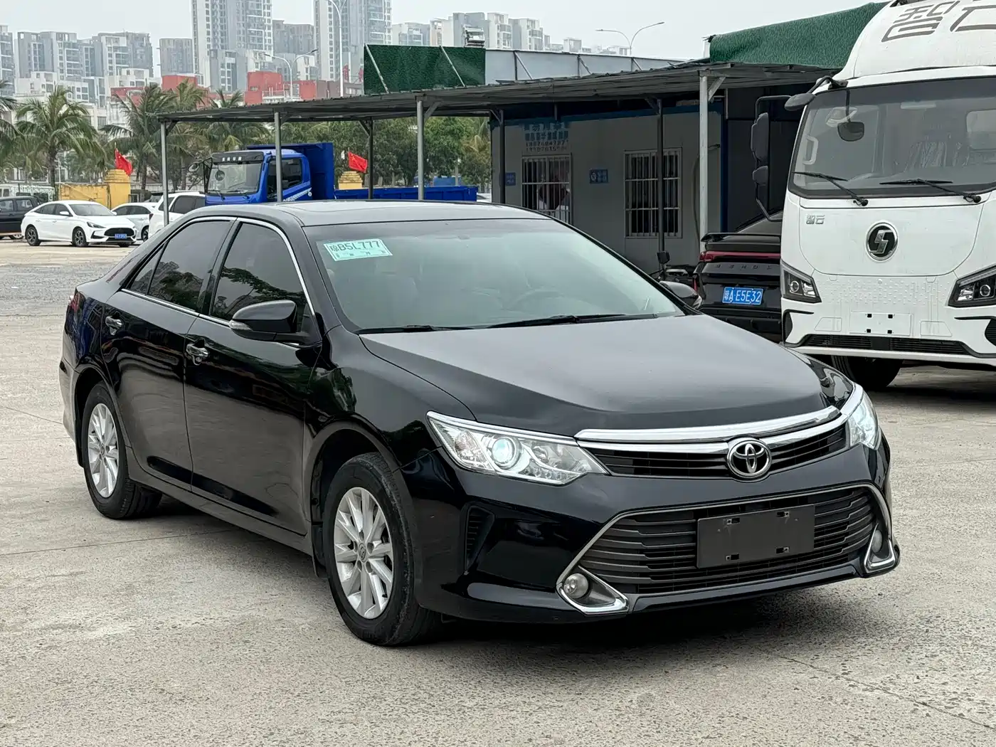 Toyota Camry 2015 2.0E Elite Edition фото 3