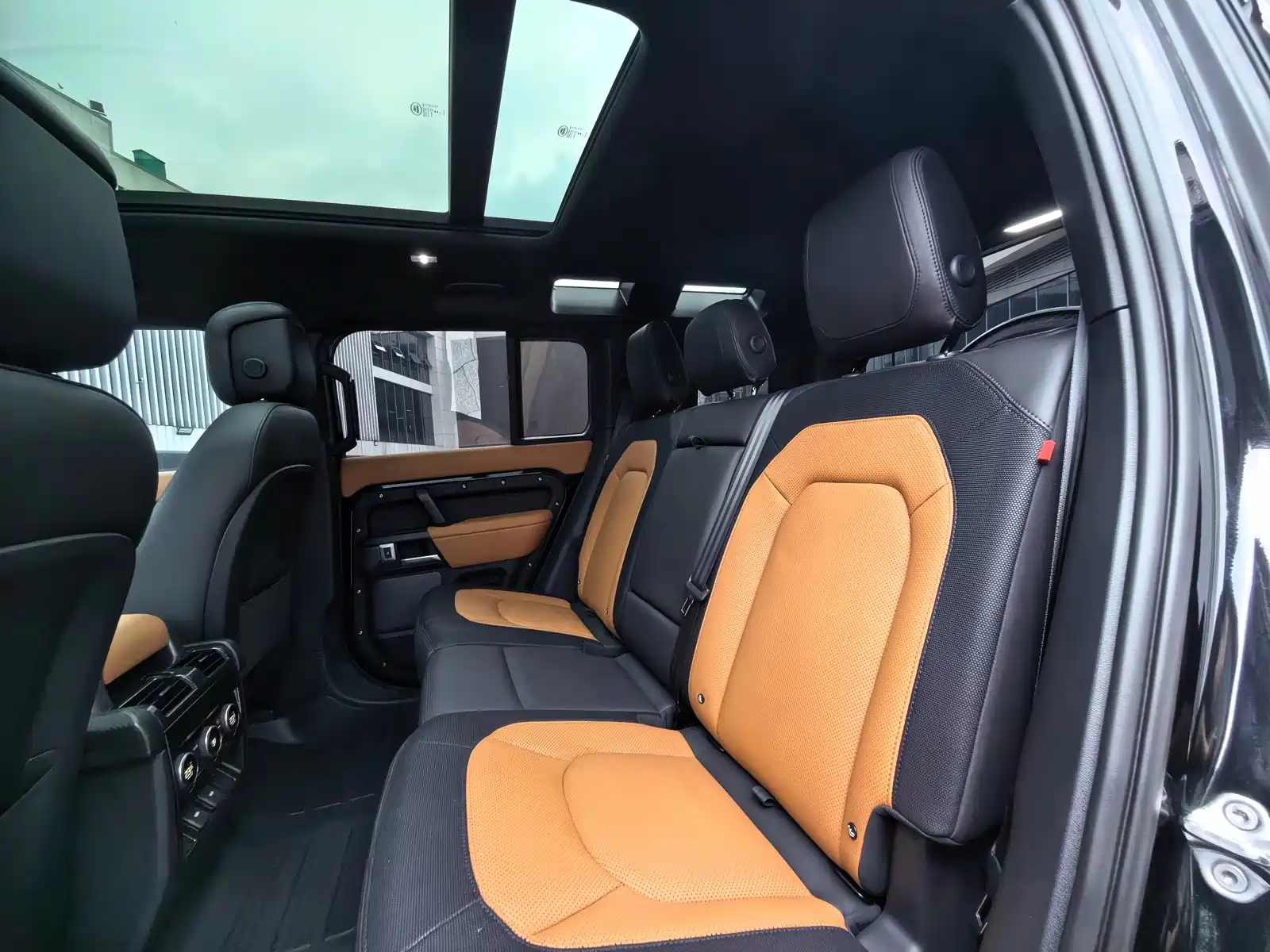 Фото 20 - Land Rover Defender