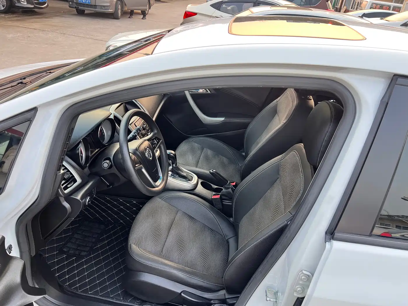 Buick Excelle 2014 XT 1.6L Automatic Fashion фото 9