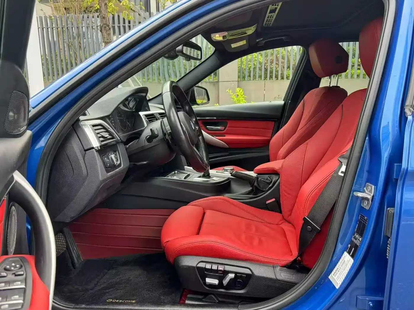 BMW 3 Series 2017 330i M Sport фото 2