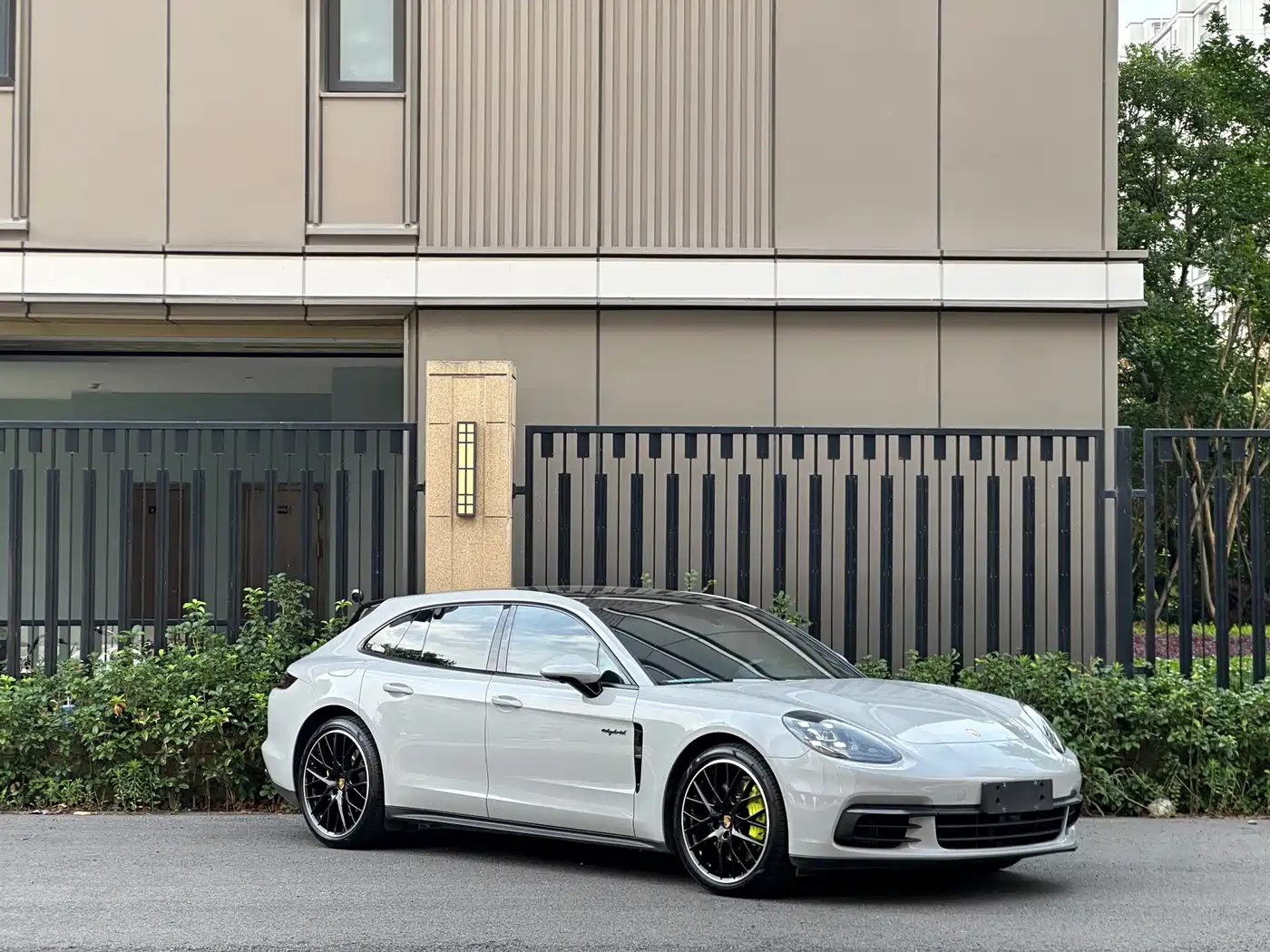 Фото 3 - Porsche Panamera New Energy