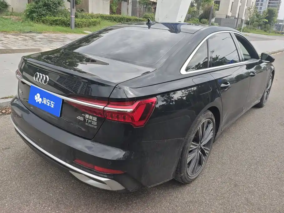 Фото 3 - Audi A6L