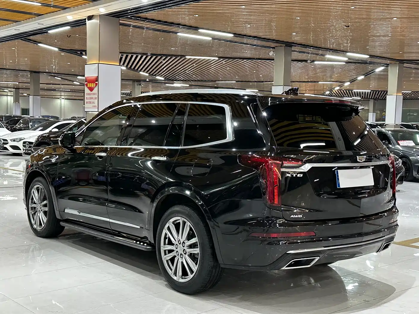CADILLAC XT6