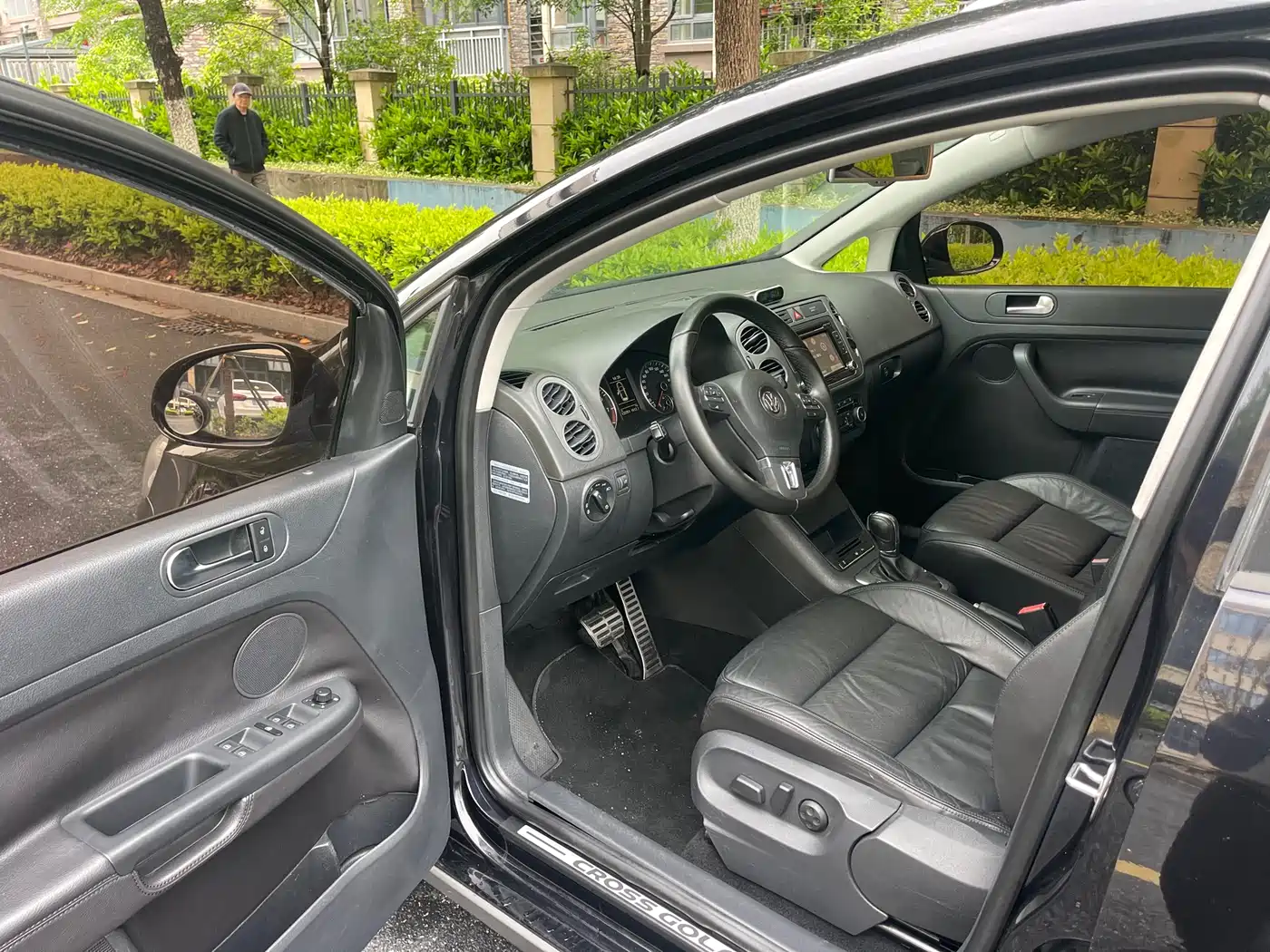 Volkswagen Golf (Import) 2011 1.4TSI Cross Golf фото 6