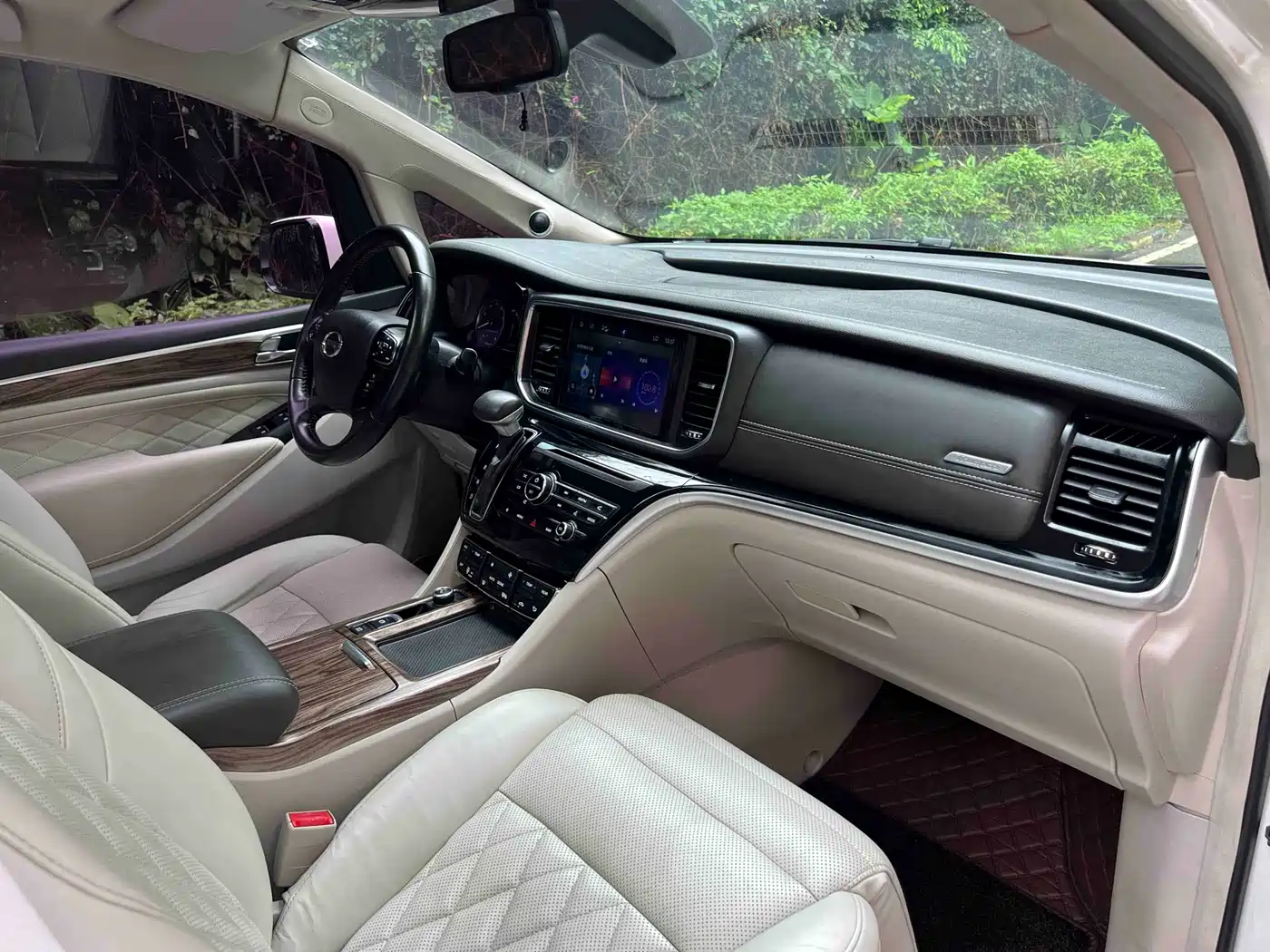 GAC Trumpchi Trumpchi M8 2018 320T Premium Edition фото 10