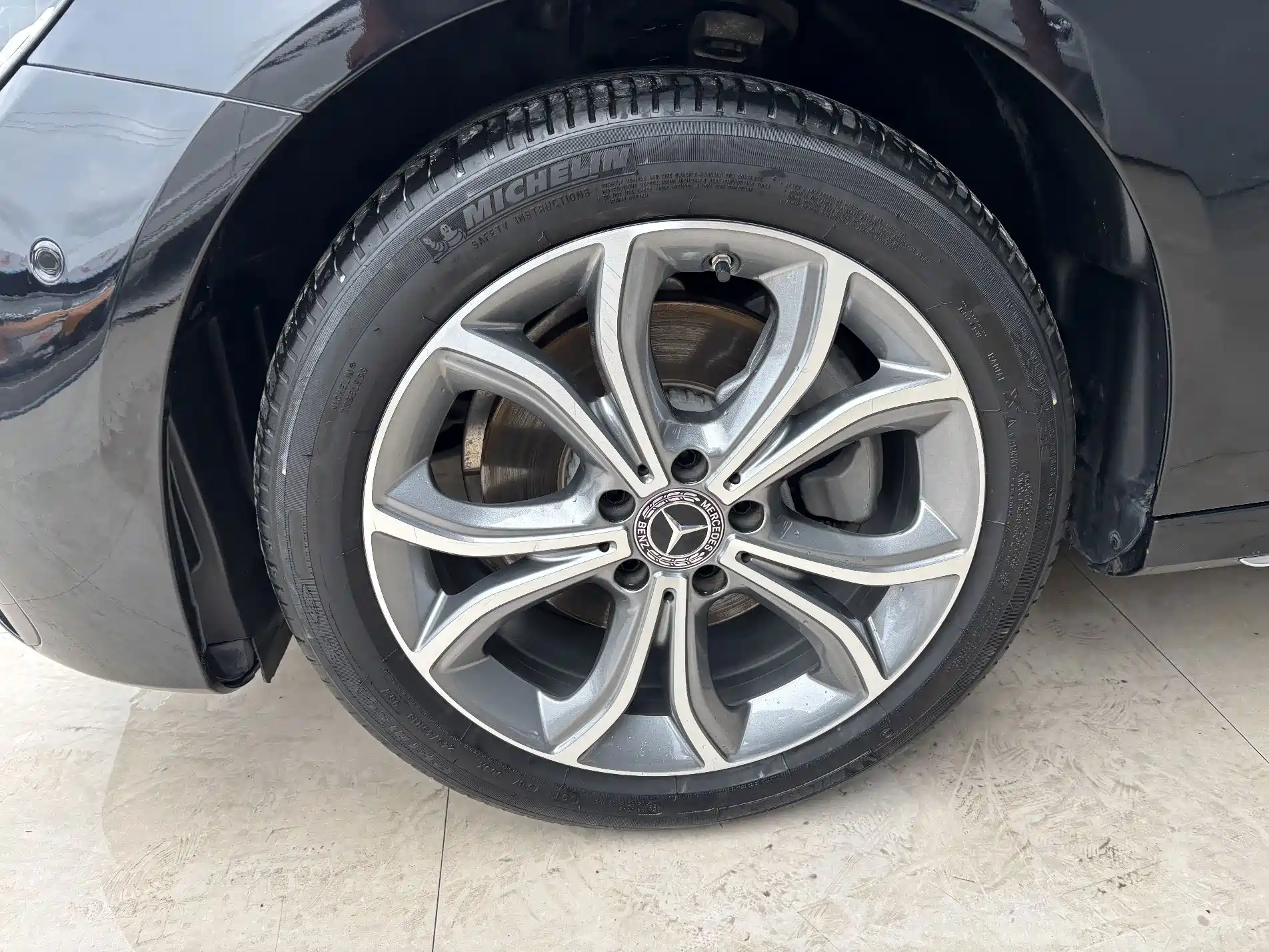 Фото 32 - Mercedes-Benz E-Class