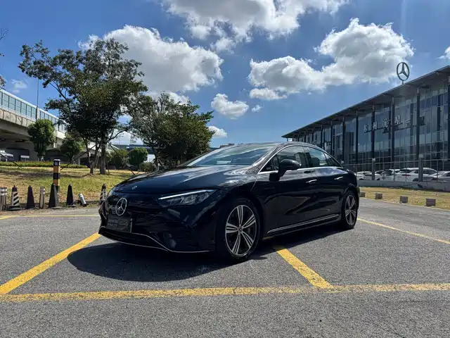 Mercedes-Benz EQE 500 4MATIC, Люкс
