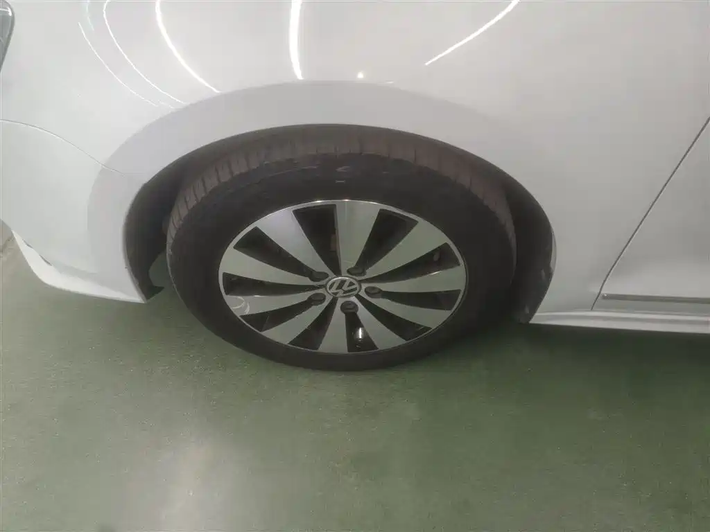 Volkswagen Sagitar 2017 180TSI Auto Exclusive Edition фото 23