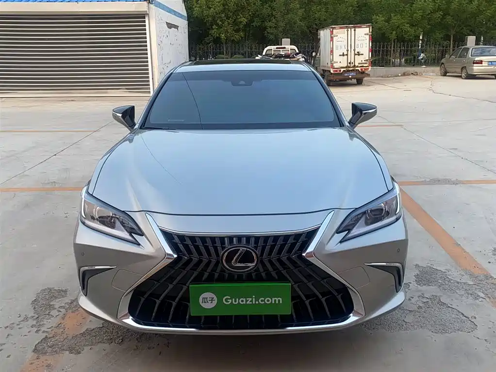 Lexus ES 2023 200 Excellence Edition фото 3