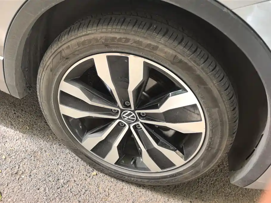 Volkswagen Tiguan L 2022 330TSI Auto 2WD R-Line Premium Edition фото 6