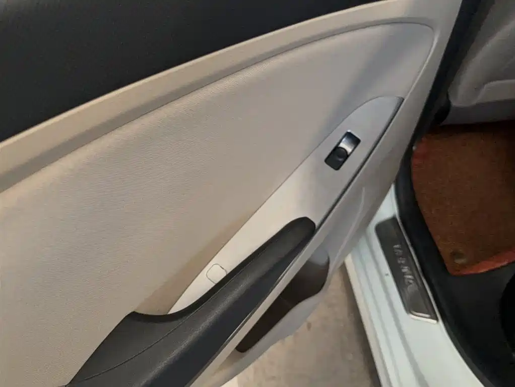 Hyundai Verna 2014 1.4L Automatic Leading GLX фото 16