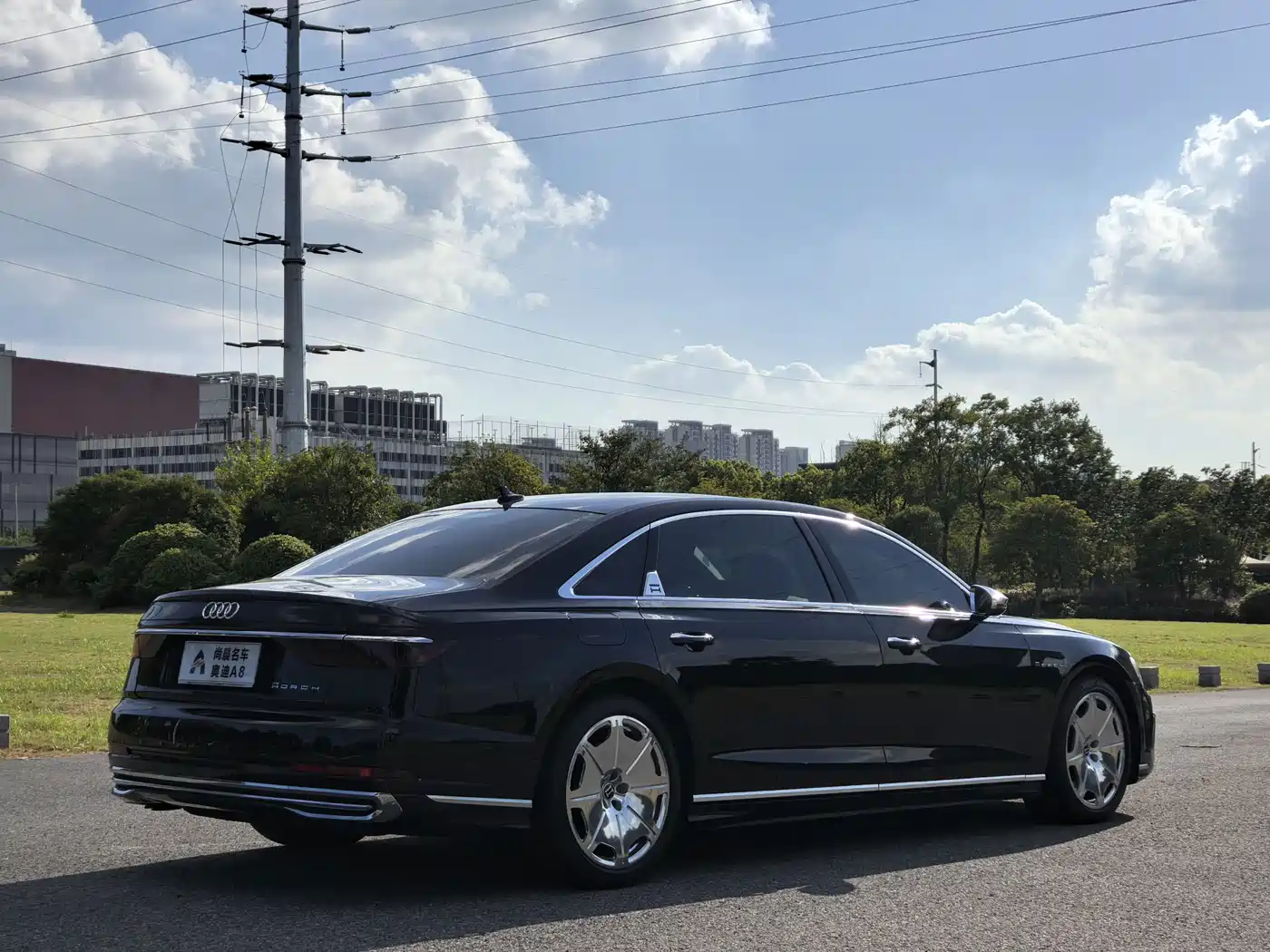Фото 18 - Audi A8