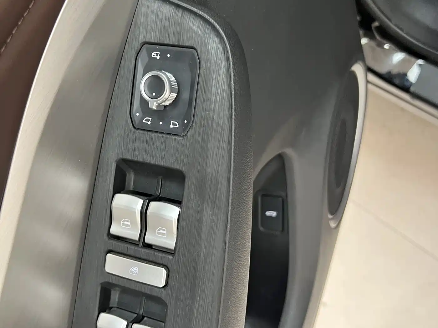 WEI PAI WEI BRAND VV6