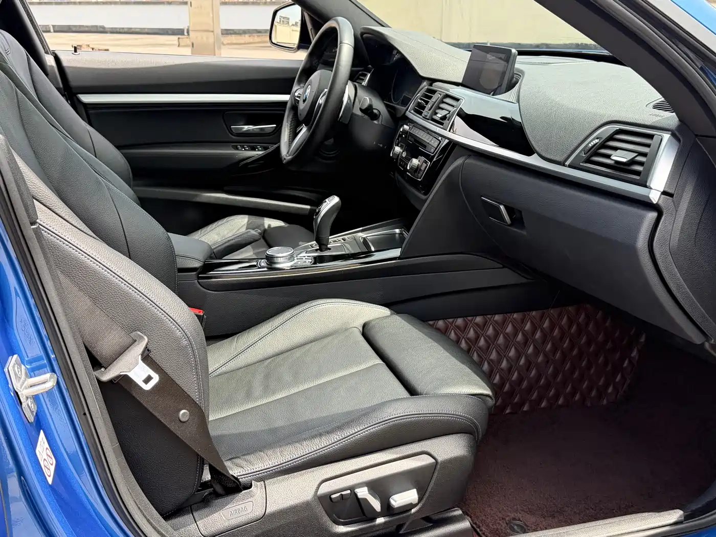 BMW 3 Series GT 2020 320i M Sport Black Night Edition фото 14