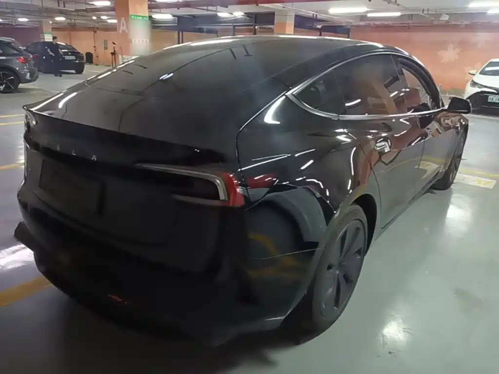 Фото 7 - Tesla Model 3