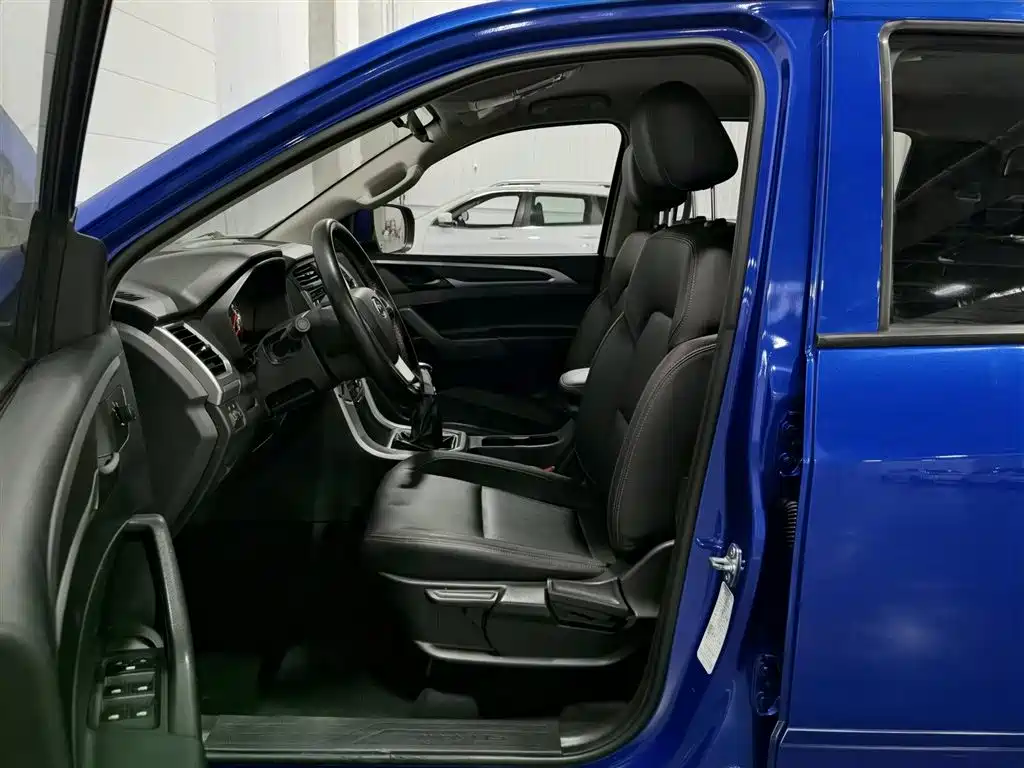 SAIC Maxus Maxus T60 2017 2.0T Gasoline Manual 2WD High Chassis Elite Standard Cab фото 10