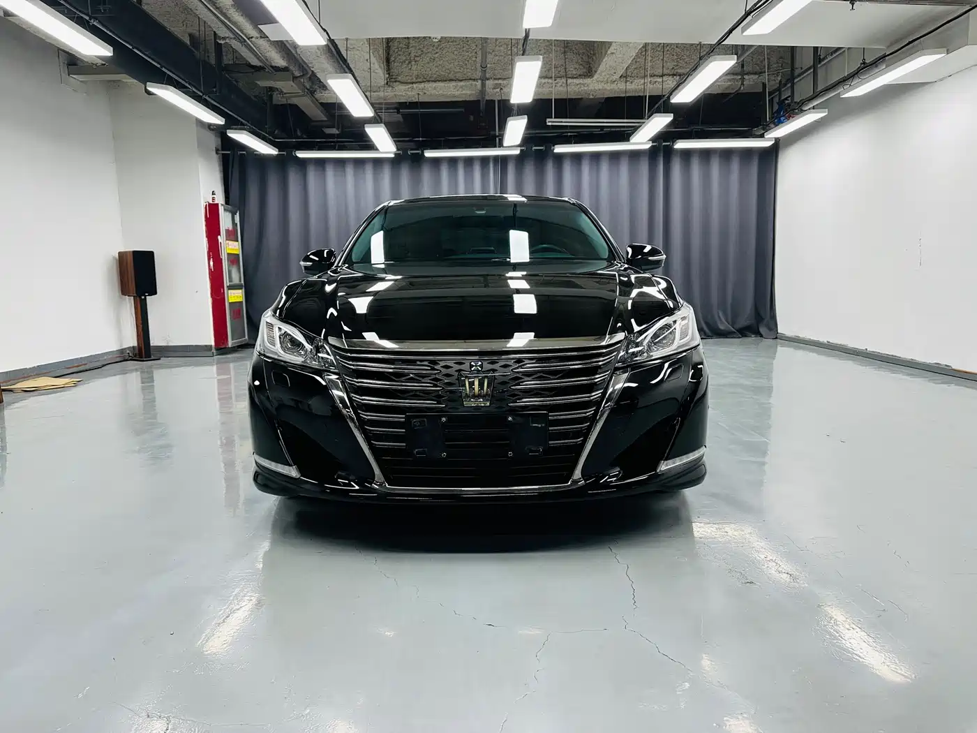 Toyota Crown 2018 2.0T Fashion Edition фото 2