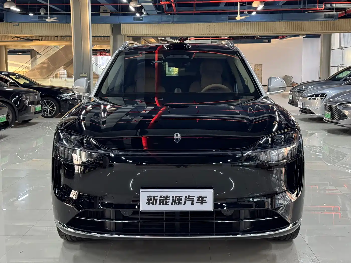 AITO Wenjie AITO M9 2025 Extended Range Ultra 52kWh 5-Seater фото 2