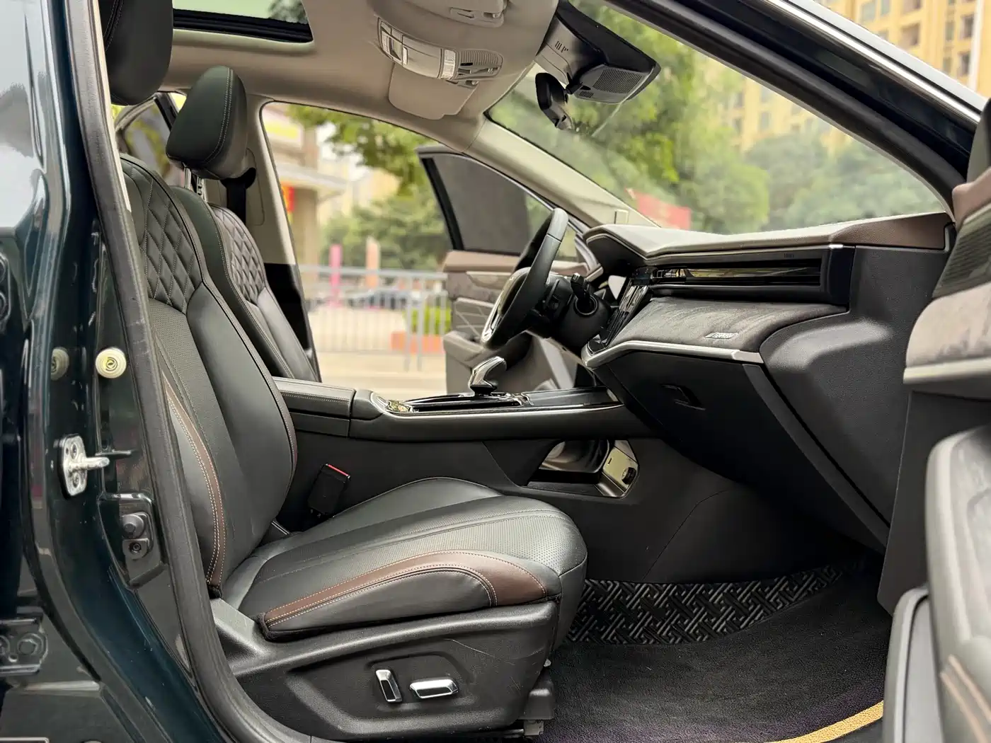 DONGFENG YI HYUN MAX