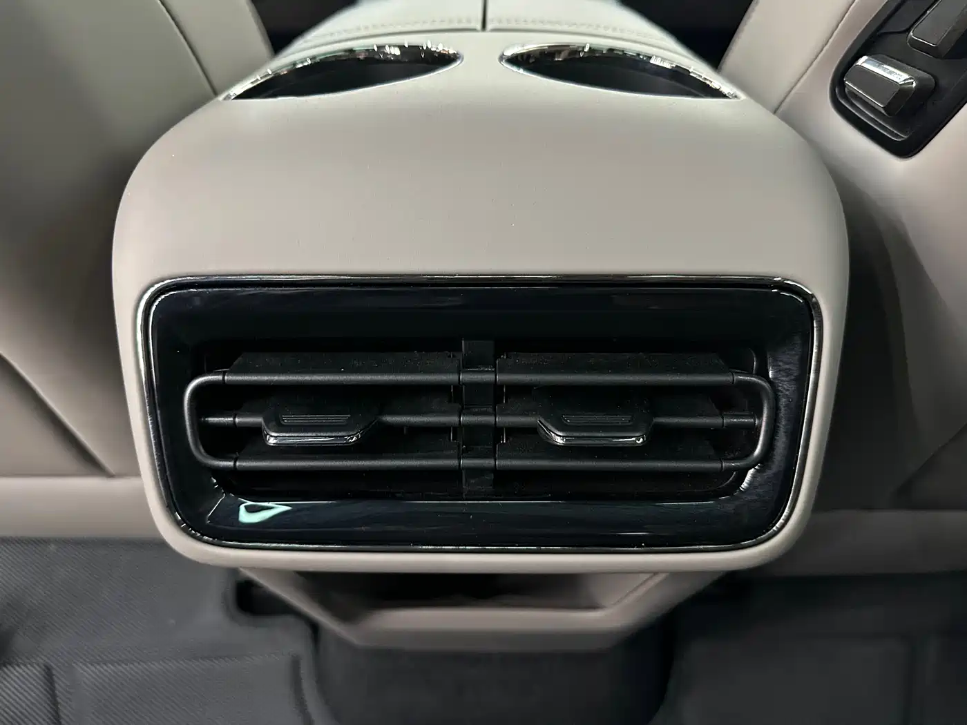 Geely Galaxy Galaxy Xingyao 8 2025 130km EM-P Starship Edition фото 20