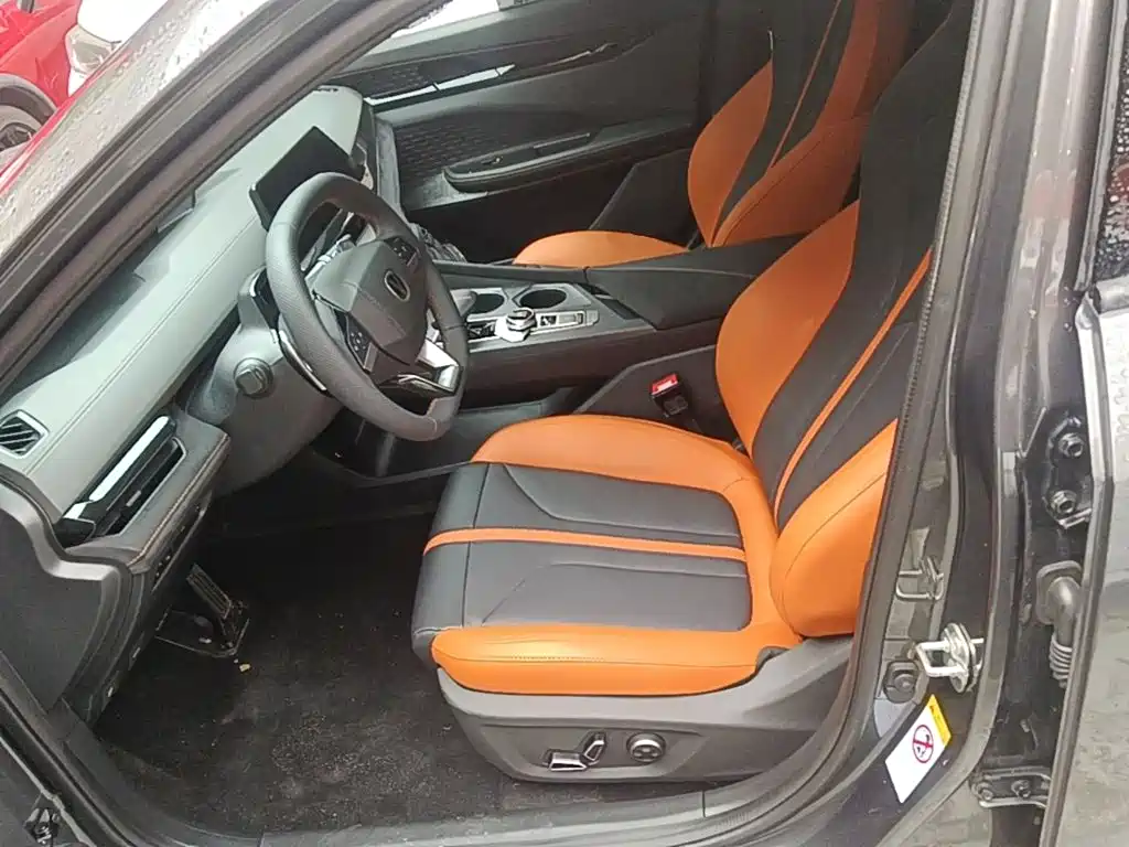 Changan UNI-V 2025 2025 1.5T 500Bar Premium Sport Model