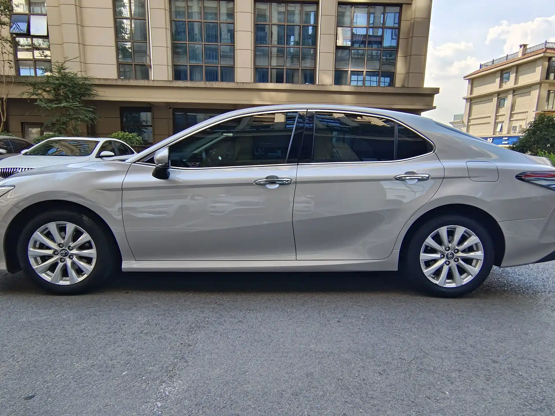 Фото 7 - Toyota Camry