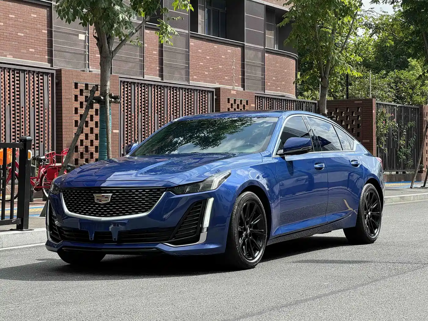 Фото 1 - Cadillac CT5