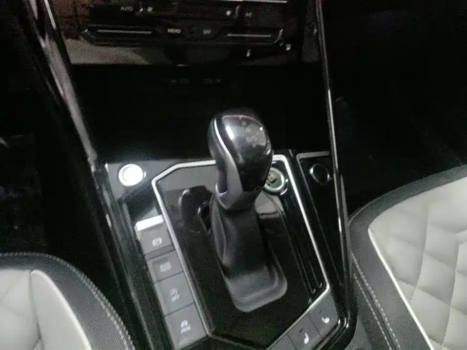 Volkswagen Tayron 2024 300TSI 2WD Luxury Plus Advanced фото 16