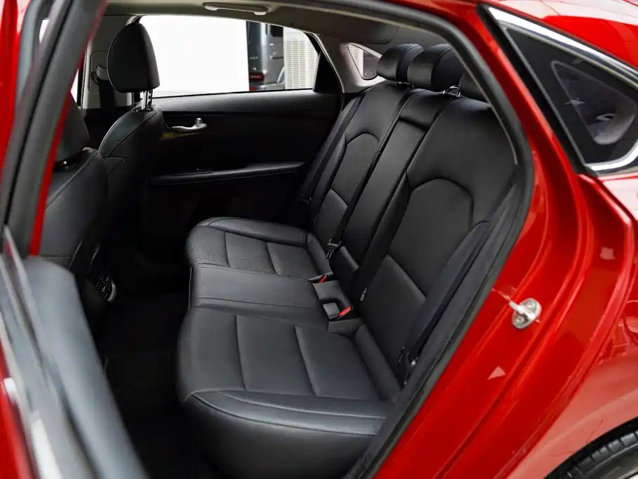 Photo 4 - Kia K3