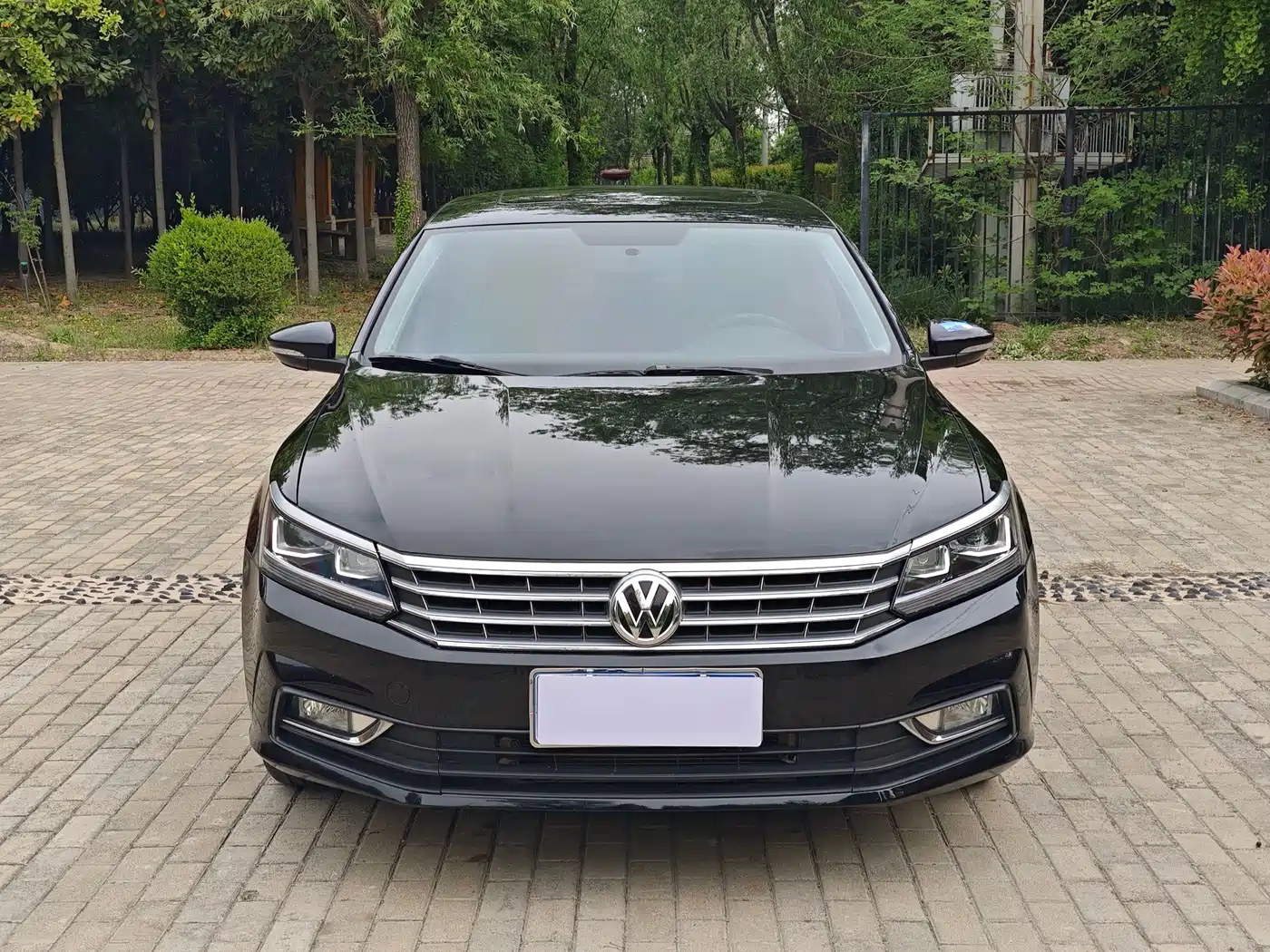 Photo 3 - Volkswagen Passat