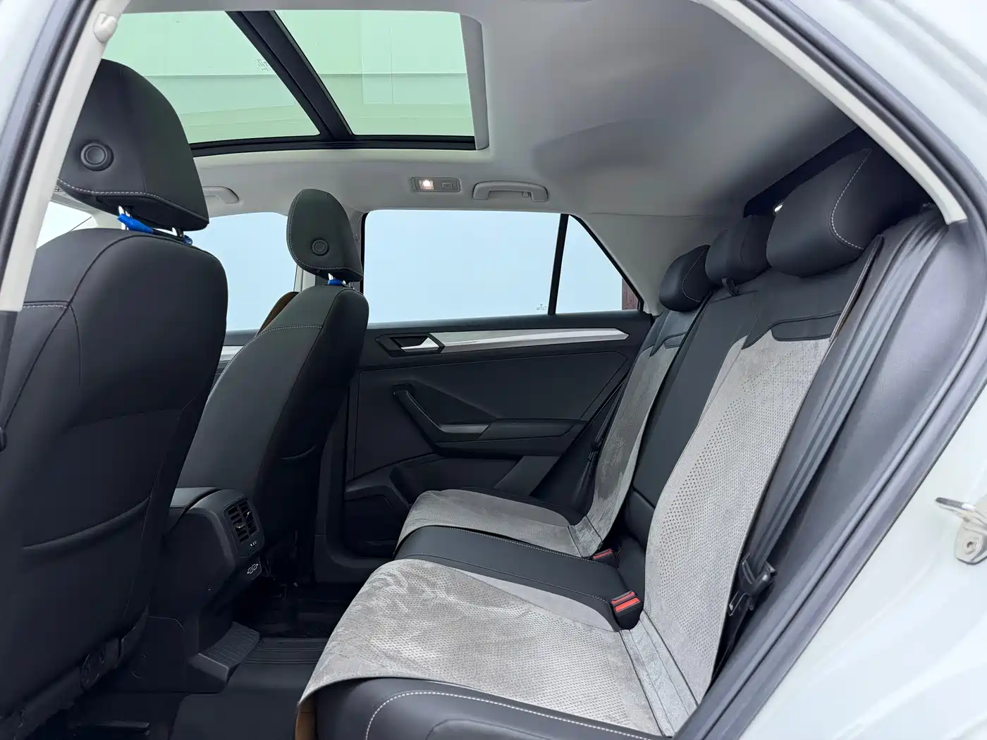 Volkswagen T-Roc, миниатюра 18