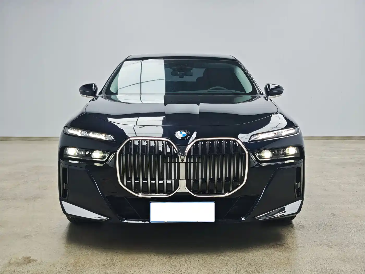 BMW 7-SERIES