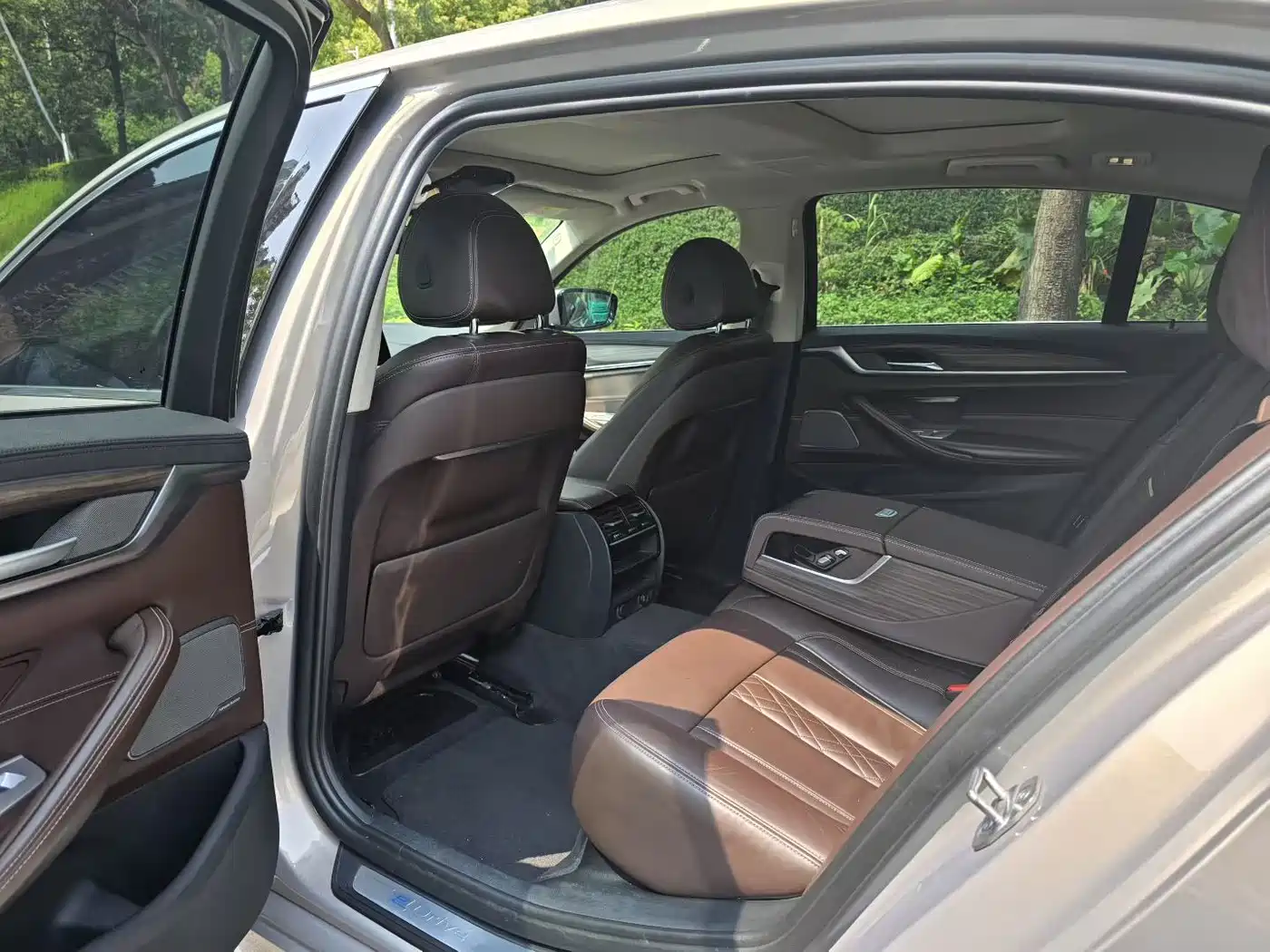 BMW 5 Series New Energy 2019 530Le Luxury Package фото 6